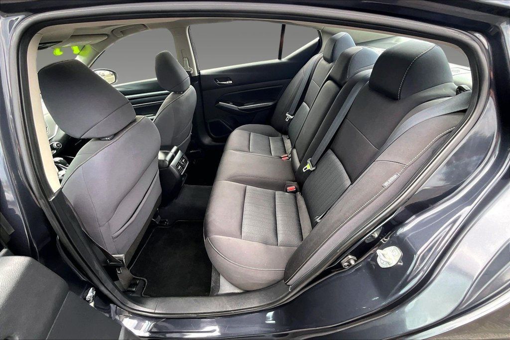 Used 2020 Nissan Altima 2.5 SV FWD image 15