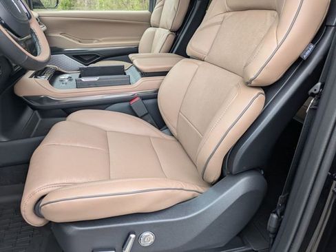 New 2026 Lincoln Navigator L Black Label AWD/4WD image 17