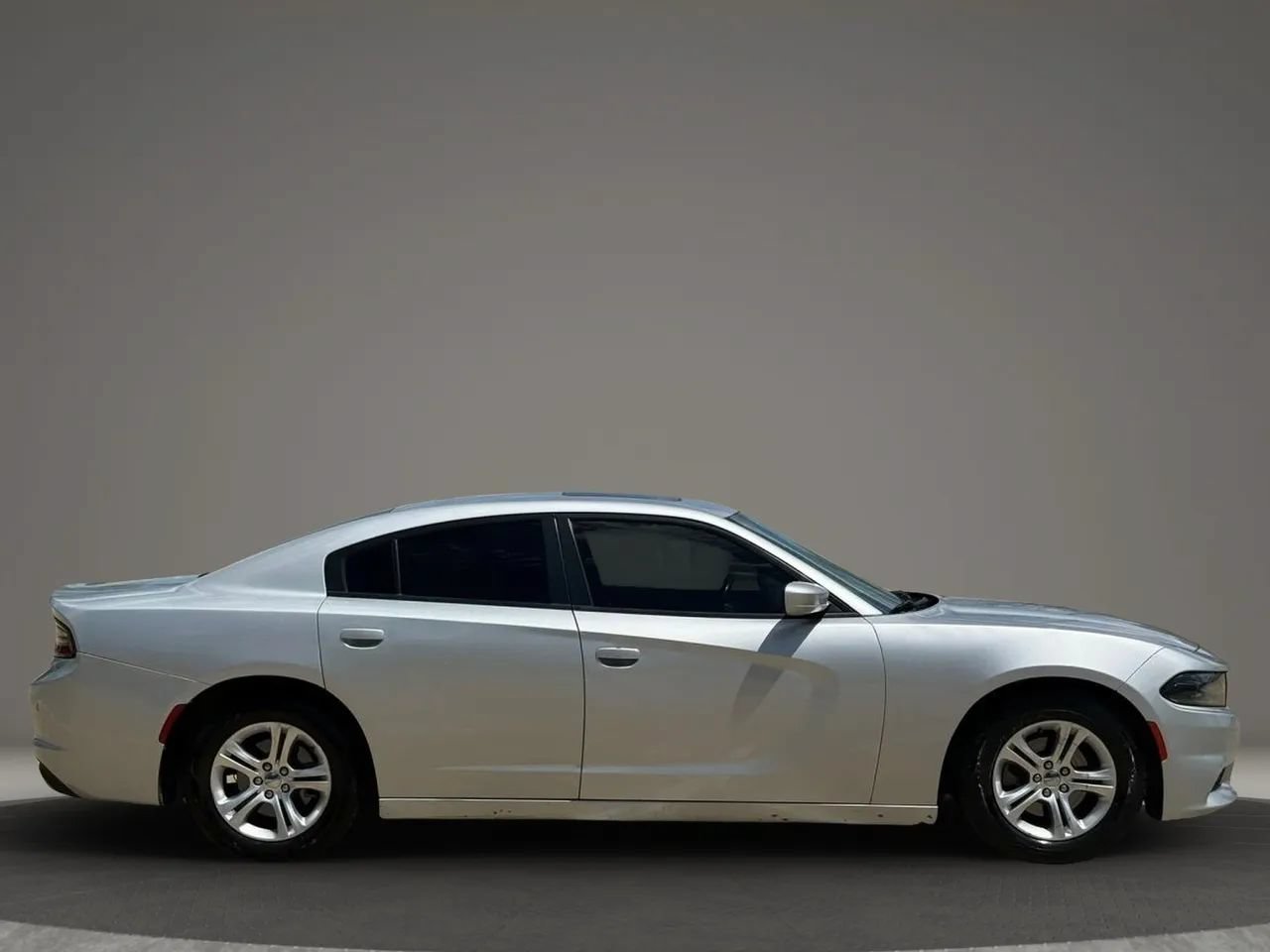 Used 2021 Dodge Charger SXT w/ Leather Interior Group RWD image 7