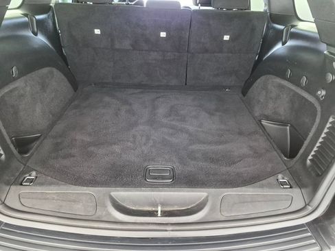 Used 2020 Jeep Grand Cherokee Laredo RWD image 28