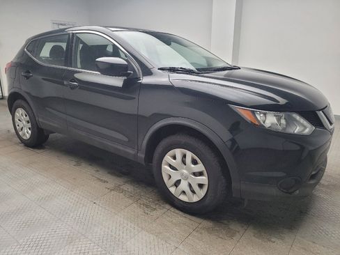 Used 2019 Nissan Rogue Sport S image 11