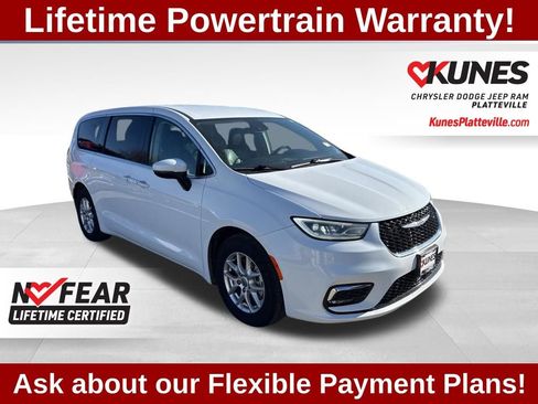 Used 2023 Chrysler Pacifica Touring-L image 1