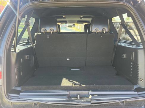 Used 2017 Lincoln Navigator L Select image 16