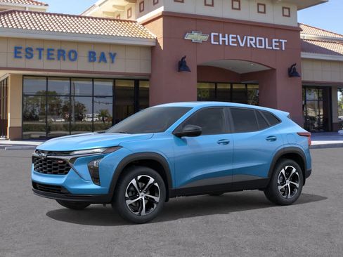 New 2026 Chevrolet Trax RS w/ Sunroof Package FWD image 2