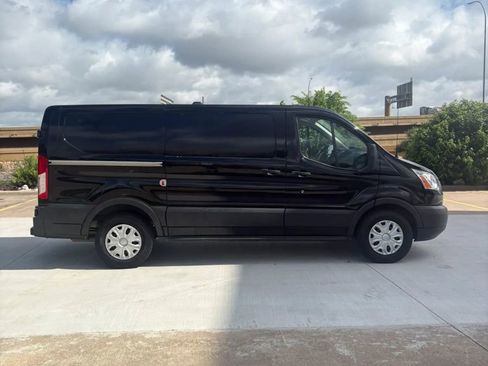 Used 2018 Ford Transit 150 130 Low Roof w/ Exterior Upgrade Package RWD image 3