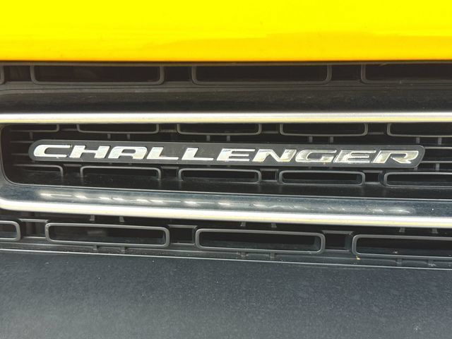 Used 2018 Dodge Challenger R/T w/ Driver Convenience Group RWD image 30