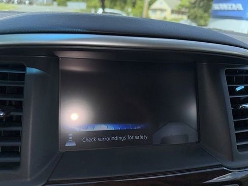 Used 2016 Nissan Pathfinder Platinum AWD/4WD image 12