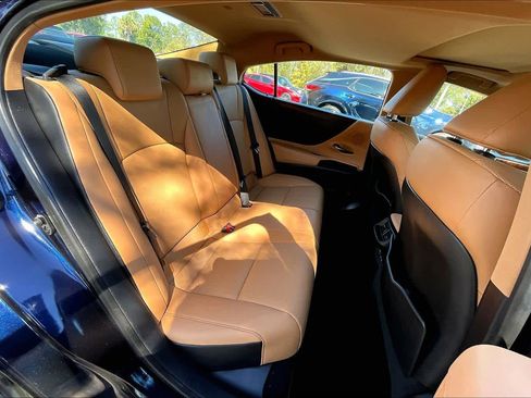 Used 2022 Lexus ES 350 w/ Premium Package image 19
