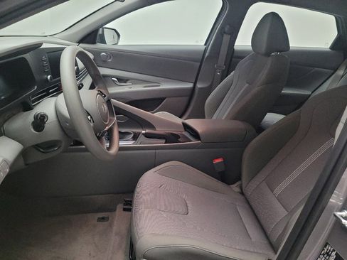 Used 2024 Hyundai Elantra SE FWD image 17