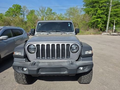 Used 2020 Jeep Wrangler Unlimited Sport image 2