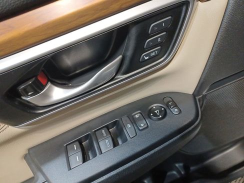 Used 2019 Honda CR-V Touring image 15