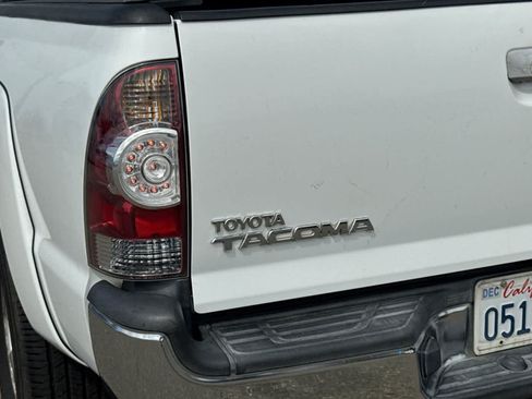 Used 2012 Toyota Tacoma PreRunner w/ SR5 Pkg RWD image 23