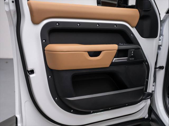New 2026 Land Rover Defender 110 X-Dynamic SE AWD/4WD image 23