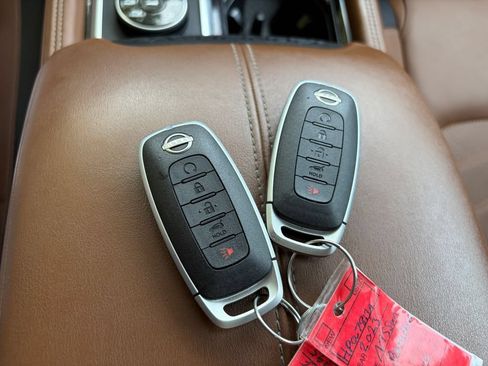 Used 2023 Nissan Pathfinder Platinum AWD/4WD image 29