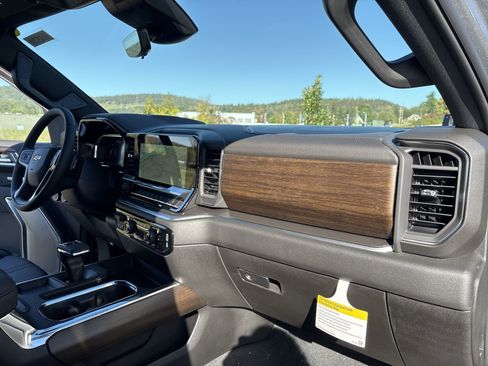 New 2026 Chevrolet Silverado 1500 High Country w/ Technology Package AWD/4WD image 91