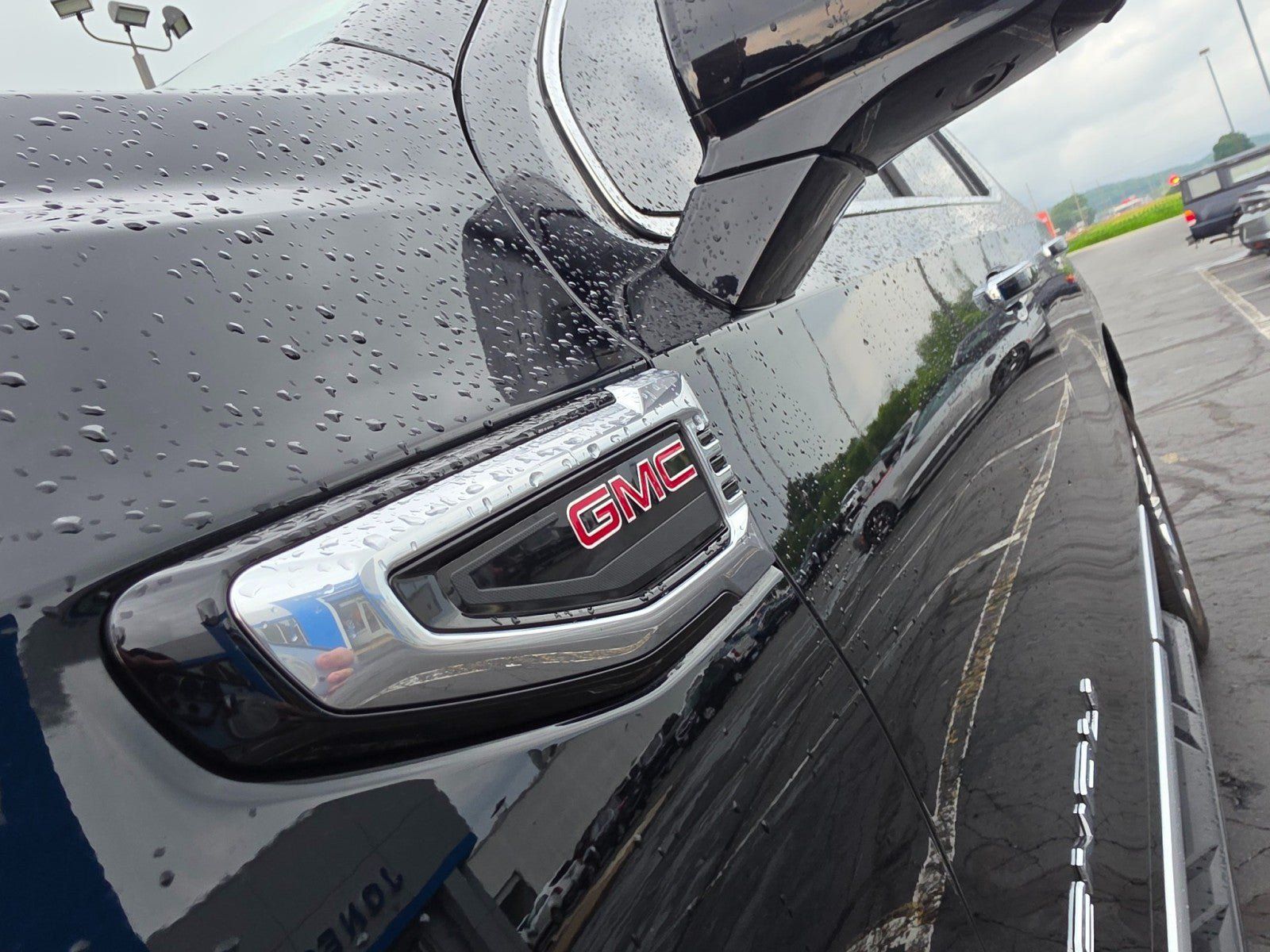 Used 2025 GMC Yukon Denali AWD/4WD image 9