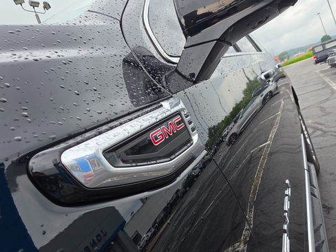 Used 2025 GMC Yukon Denali AWD/4WD image 9