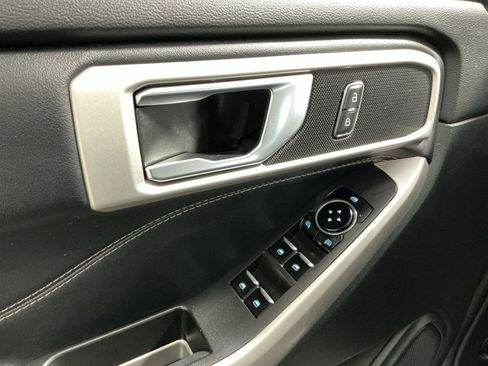 Used 2022 Ford Explorer XLT w/ Equipment Group 202A image 16