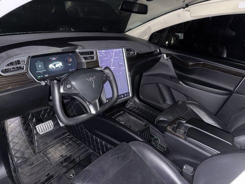 Used 2016 Tesla Model X P90D image 3