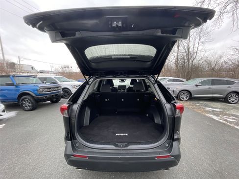Used 2020 Toyota RAV4 XLE image 23