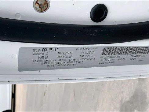 Used 2018 Dodge Challenger SXT image 31