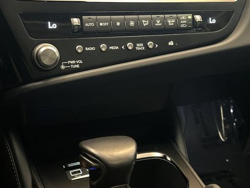 Certified 2025 Lexus ES 350 w/ Accessory Package (Z2) FWD image 19