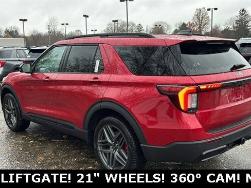 New 2026 Ford Explorer ST-Line w/ ST-Line Street Pack image 4