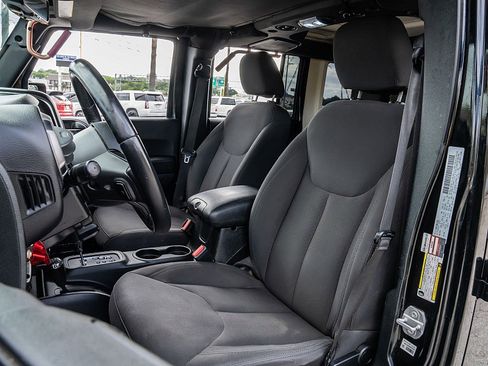 Used 2018 Jeep Wrangler Unlimited Sport S AWD/4WD image 15