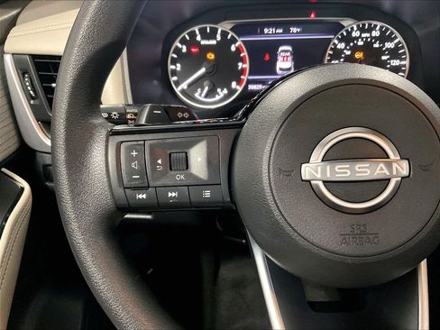 Used 2023 Nissan Rogue SV AWD/4WD image 22