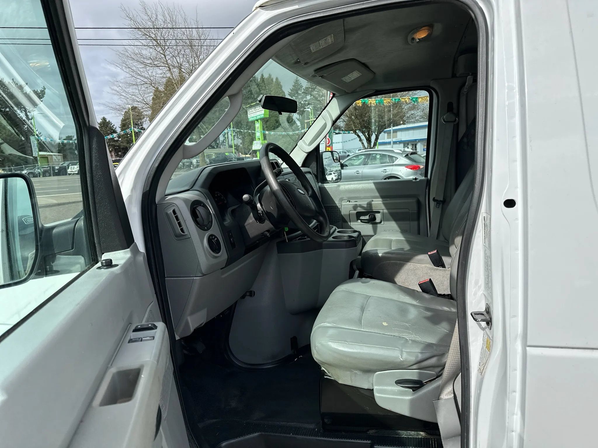 Used 2011 Ford E-150 and Econoline 150 w/ Commercial Cargo Van Pkg RWD image 8