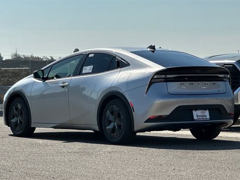 New 2026 Toyota Prius SE image 6