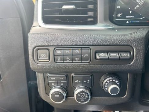 Used 2022 GMC Yukon XL Denali image 23