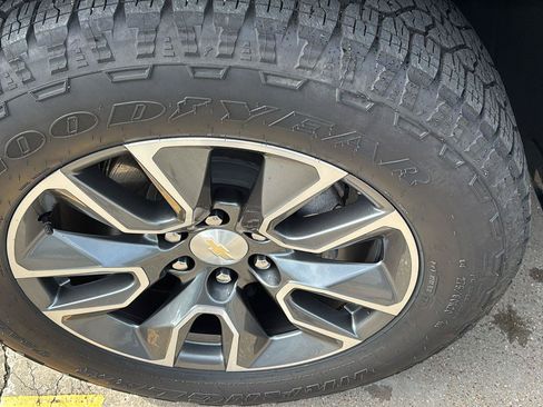 Certified 2024 Chevrolet Silverado 1500 LT AWD/4WD image 13