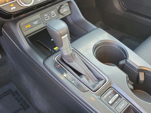 Used 2024 Honda Civic Touring image 25
