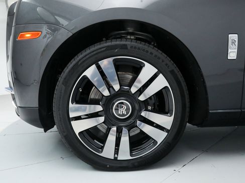 Used 2022 Rolls-Royce Cullinan image 45