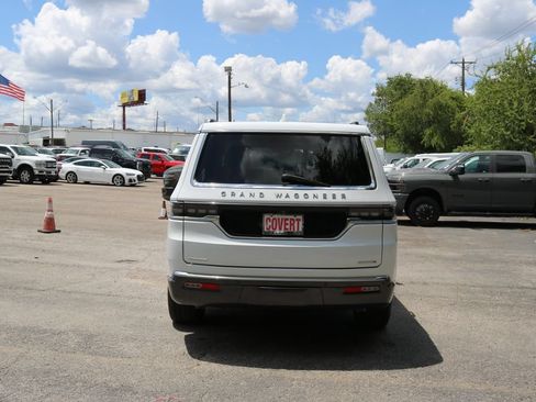 Used 2022 Jeep Grand Wagoneer Series I AWD/4WD image 4