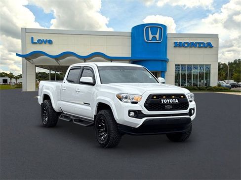 Used 2022 Toyota Tacoma SR5 image 1