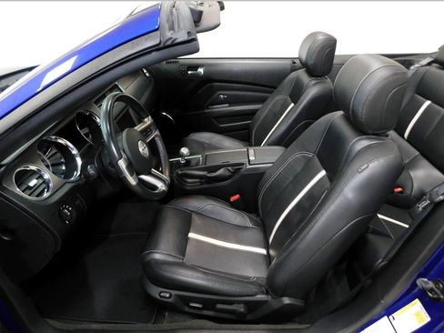 Used 2013 Ford Mustang GT Premium w/ Electronics Pkg RWD image 41
