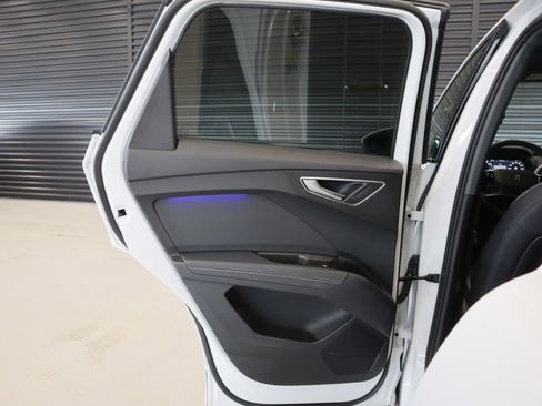 Certified 2024 Audi Q4 e-tron Premium Plus image 27