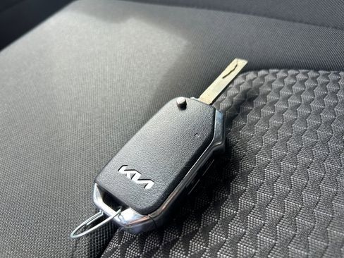 Used 2023 Kia Sportage LX image 34