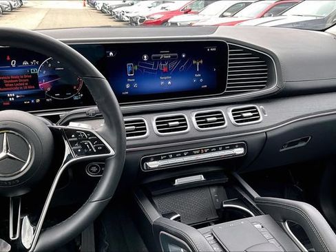 Used 2026 Mercedes-Benz GLS 450 4MATIC image 5