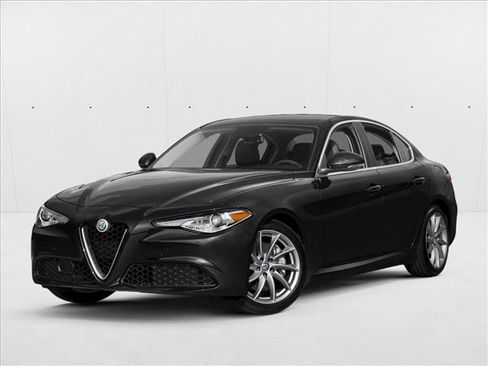 Used 2017 Alfa Romeo Giulia AWD image 1