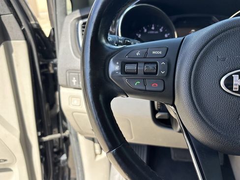 Used 2018 Kia Sedona SX FWD image 16