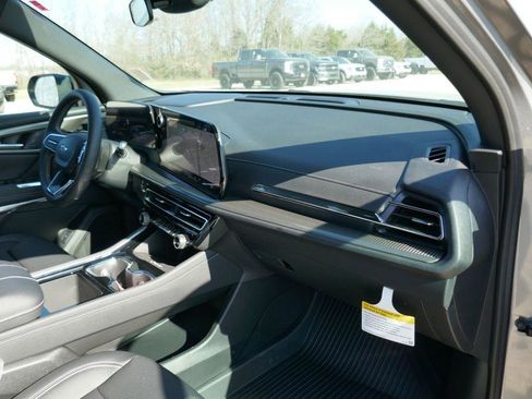 New 2026 Chevrolet Traverse LT image 10