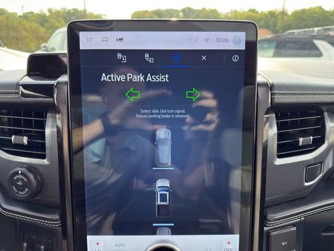 Used 2023 Ford F150 Lightning Platinum image 29