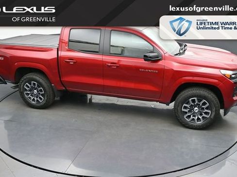 Used 2025 Chevrolet Colorado Z71 w/ Technology Package AWD/4WD image 44