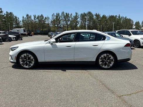 Used 2026 BMW 530i RWD image 13