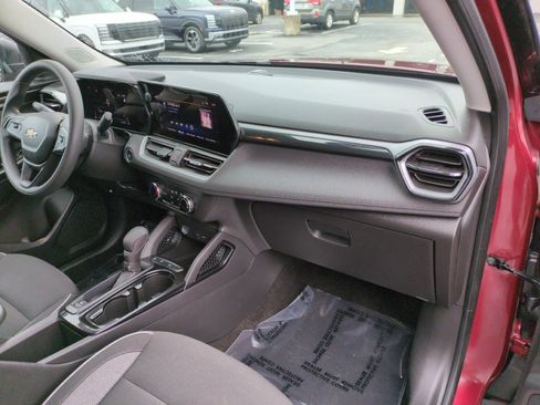 Used 2024 Chevrolet TrailBlazer LS w/ LS Convenience Package FWD image 43