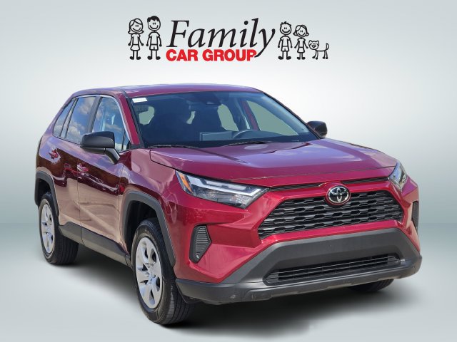 Used 2025 Toyota RAV4 LE AWD/4WD image 2