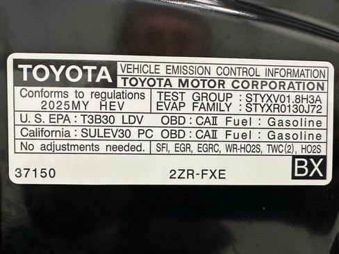 Used 2025 Toyota Corolla LE image 68